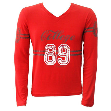 Camiseta confeccionada em viscose e elastano, para garantir a versatilidade e qualidade da peça. Estampa college parte frontal da camiseta e nas mangas, manga longa,... 