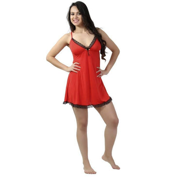 Camisola josi de liganete lisa detalha em bordado.E ainda vai com uma linda tanga de liganete com detalhe em bordado. Composição: Liganete: Poliéster 96% / Elastano 4% Forro da... 