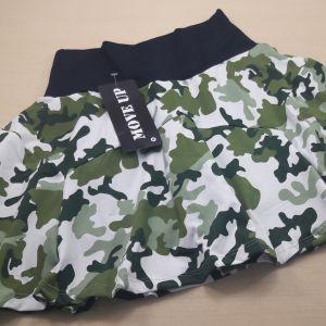 O Short Saia Carol 2010 é confeccionada em Poliamida um material leve, confortável e de qualidade.Esse modelo tem uma saia levemente  rodadinha.Essa Short Saia é... 