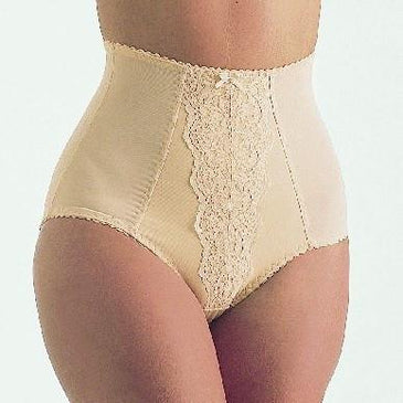 Cinta calça pos parto de cetinete com detalhe de renda, dando um charme a mais na peça, e forro na frente, tornando-a mais firme. O... 