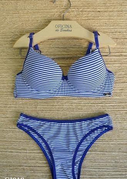 MARAVILHOSO CONJUNTO COM BOJO FIXADO SOBRE UMA BASE DE ESPUMA, CRIANDO UM VISUAL MUITO SOFISTICADO E PRINCIPALMENTE CONFORTÁVEL. CALCINHA MODELO PADRÃO QUE VESTE MUITO BEM... 