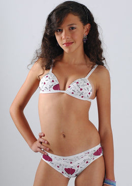 Conjunto Juvenil de Microfibra 515 Detalhes do Produto Conjunto Juvenil de Microfibra 515 Conjunto juvenil de microfibra estampada. O soutien é modelo básico, de microfibra... 