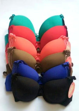 Lindo conjunto com renda no bojo e alça e na calcinha. O bojo com pala dupla e elástico embutido proporciona maior conforto para o seu... 