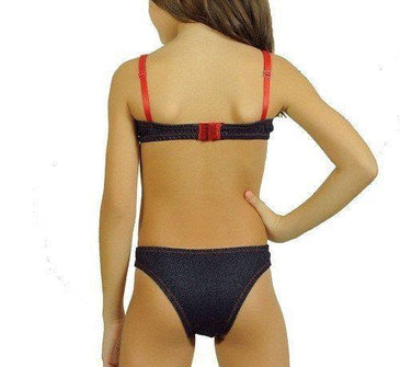Lindo conjunto menina moça sem bojo, todo feito em cotton jeans todo rebatido em zig-zag com alças nas cores da linha. Toda versatilidade do jeans... 