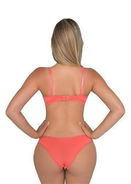 Conjunto Lingerie com bojo confeccionado em microfibra tecido super macio. O Soutien com detalhe de tule no bojo e pingente sobre eles. As alças são... 