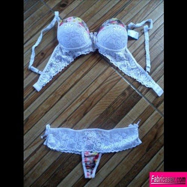 DETALHES   Conjunto COM Bojo O soutien Modelo Muito sofisticado COM Alcas fixas COM regulagem NAS Alcas Dez UM Detalhe de Renda e Estampa Que... 