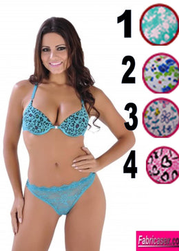 Conjunto Lingerie com bojo bolha nos tamanho P M e G confeccionado em microfibra e renda tecidos super confortáveis. O soutien modelo nadador tem as... 