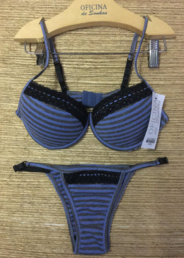 CONJUNTO DE BOJO COM RENDA, MALHA LISTRADA. SOUTIEN PUSH-UP. CALCINHA COM REGULAGEM NAS LATERAIS AJUSTANDO MELHOR NO QUADRIL. COMPOSIÇÃO 94% ALGODÃO             ... 