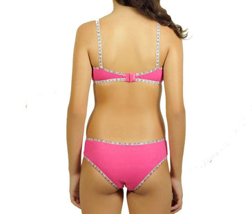 Conjunto menina moça todo feito em cotton liso penteado, composto por sutian sem bojo e calcinha boneca, com aviamentos estampado e alças na mesma estampa.Muito... 