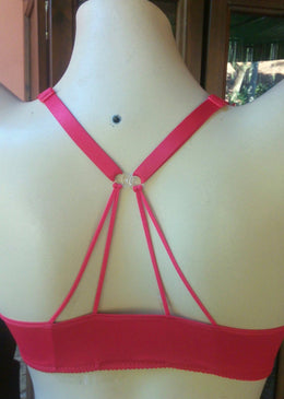 Kit com 05 lindos conjuntos Pimenta cores variadas*. Lindo conjunto de lingerie com fecho frontal e rendas no bojo e na calcinha. O Modelo nadador com... 