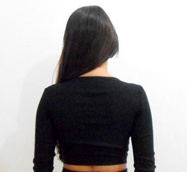 Lindo cropped manga longa com decote em forma de gota na parte central. Tecido bengaline com elastano. Tamanho único: Veste do manequim 36 ao 40 por... 