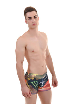 Cueca modelo boxer confeccionada em microfibra. Um modelo de cueca super atual com várias estampas modernas e diversas. Composição: 90% Poliéster e 10% Elastano. 
