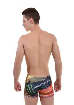 Cueca modelo boxer confeccionada em microfibra. Um modelo de cueca super atual com várias estampas modernas e diversas. Composição: 90% Poliéster e 10% Elastano. 