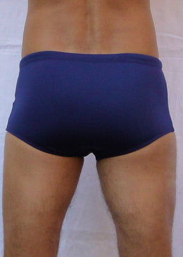 Produto feito em malharia própria para praia, modelagem sungão é excelente pois traz visual moderno sem chamar muita atenção, um detalhe muito importante neste modelo... 