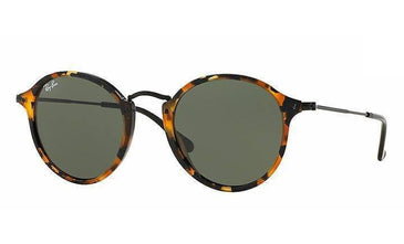 RB 2447 ROUND FLECK é um modelo totalmente inovador e diferente afinal mantém o estilo dos redondos em alta! Razão pela qual Ray-Ban tem transformado... 