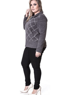 Marca: LepoqueJaqueta Plus Size Moletom Botonê com EstampaComposição do produto: 60% poliéster 40% AlgodãoImportante:- Os acessórios utilizados na produção das fotos não acompanham o produto. 