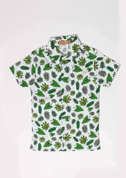 Camisa com estampa de folhas.Linda peça ideal para usar em dias de festas Gola: Fecho em botão SKU: CMDKM47Gênero: Infantil Meninos Composição: 58%Algodão | 42% Viscose... 