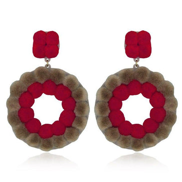 Brinco  Barbie, folheado a ouro 18k. Com cabochão redondo em acrílico e base redonda em acrílico preenchido com bolas de pompom. Características:- Marca: LE DIAMOND-... 