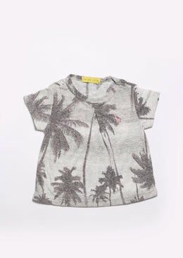 Blusa básica com detalhe franzido frontal.Lindo modelo, que pode ser usado para o dia a dia e/ou também para dias ensolarados. Composição: 66% Poliéster | 34%... 