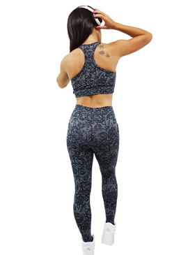 Calça Legging confeccionada em Supplex Poliamida Fitness com fio de elastano da marca Lycra Original de alta qualidade para academia e para o uso no seu dia a dia! Tecido em Supplex... 