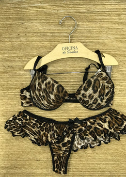 CONJUNTO DE LIGANETE COM BOJO, FECHO FRONTAL, ALÇAS REGULÁVEIS, CALCINHA FIO DENTAL COM DETALHE DE FITA E BABADOtecido 82% poliamida e 18% elastanoforro 100% algodão 