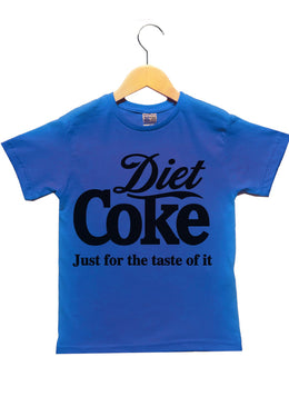 Camiseta JOSS Estampada. - Tipo de Produto: Camiseta - Modelagem: Reta- Manga: Curta - Estampas: Digital- Gola: Redonda - Composição: 100 % Algodão - Tipo de Tecido: Malha 