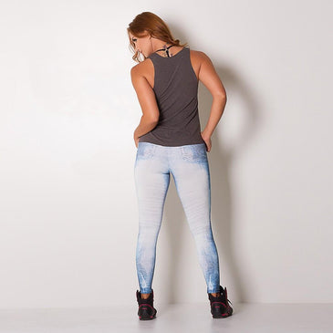 Regata Skull Caveira, foi feita para mulheres com personalidade e buscam uma peça autêntica e descolada. Fabricada em visco-lycra radiosa de toque macio e suave,... 