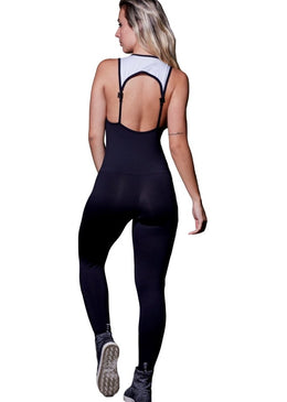 O macacão Giulia possui modelagem que proporciona muito conforto e elasticidade na medida certa, confeccionado em poliamida rosa com detalhes mescla, costas com decote e... 