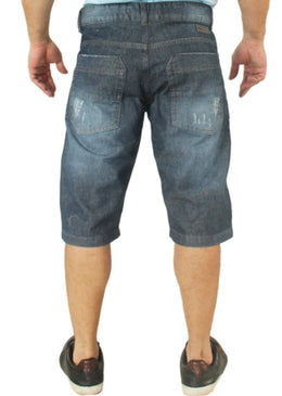 Bermuda masculina confeccionada em jeans. Lavagem preta  escura com nuances mais claras, possui fechamento por botão e zíper no entremeio, bolsos traseiros com costura aparente... 