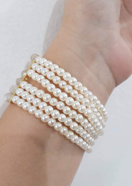 Maxi Pulseira Pérola. DESCRIÇÃO DO PRODUTO: Marca: FEITO A MÃO BIJUTERIAS FINAS Materiais: maravilhosa pulseira passada no silicone e feita em pérola de resina e cristal -... 