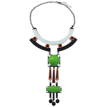 Colar Beatrice folheado a ródio negro.Com pingente geométrico em acrílico.Comprimento colar: - 45cmDimensões:-Tamanho 9,0cm A x 3,0cm L-Peso 12 gramasEmbalagem Personalizada 
