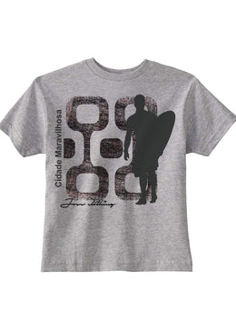 Camiseta JOSS Estampada, Escrita Cidade Maravilhosa. - Tipo de Produto: Camiseta - Modelagem: Reta- Manga: Curta - Estampas: Digital- Gola: Redonda - Composição: 100 % Algodão - Tipo de Tecido:... 