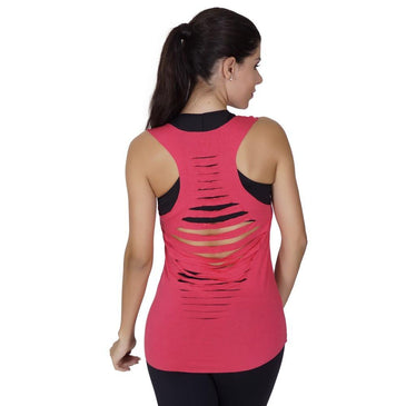 Camiseta confeccionada em poliéster, um tecido leve e confortável. O modelo possui, também, corte a laser na frente e nas costas. Este modelo é ideal... 