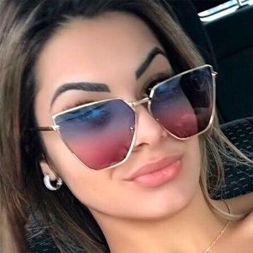 Óculos de Sol Khatto Suné um modelo de  óculos solar que se destaca não só pelo seu design mas também pelo alto padrão e qualidade que... 
