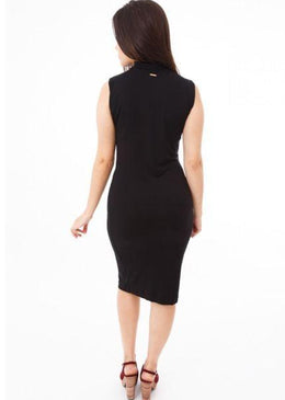DETALHES DO PRODUTOVestido Midi gola alta pretoTecido viscolycraComposição: 96% algodão 4% elastanoMedidas: P: Busto 86 cm / Cintura 74 cm / Quadril 86 cm / Comprimento... 