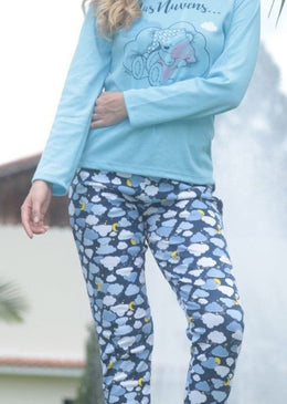 Pijama longo de malha canelada, tecido confortável e com ótimo caimento. Possui uma blusa de modelagem soltinha com estampa frontal e uma calça toda estampada com... 