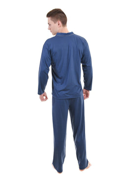 O pijama masculino é confeccionado com modelagem mais clássica de blusa manga longa com abertura em botões e decote V. Calça lisa básica com cós... 