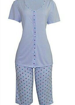 *Confeccionada em malha pv            *Bermuda com estampas em poás            *Bom gosto e conforto em uma linda noite de sono*Use também como... 