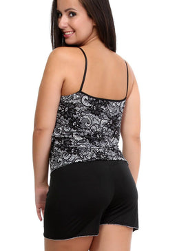 Short doll Blusa estampada e Short Liso. 
