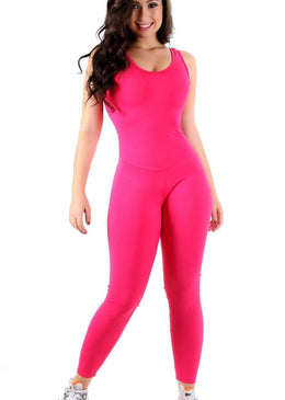 Descrição: Macacão Carol confeccionado em suplex Liso com toque super macio acabamento em viés com um lindo detalhe nas costas. Um look perfeito para o seu... 
