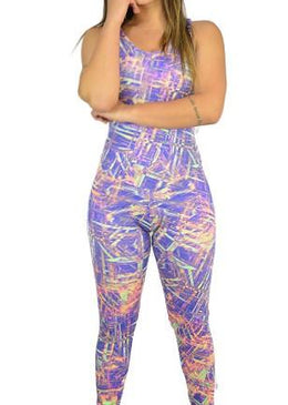 DESCRIÇÃOMacacão confeccionado em suplex de cores lisas, modelo tipo camiseta com decote nas costas. O suplex modela o corpo e veste super bem. O preço... 