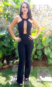 Lindo Macacão com tule. Tecido : Bengaline com elastano. Tecido encorpado que não fica transparente, Possuí zíper nas costas. Tamanho P: Veste manequim 36 e 38Tamanho M: Veste... 