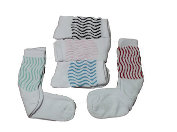 Kit com 06 Pares de Meia Cano Médio Aerobica Academia Feminina CORES DIVERSAS e SEM OPÇÃO DE ESCOLHA. Meias aeróbicas em tamanho único, que calça do 33... 