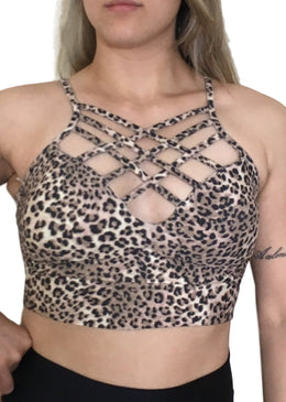 Top Trançado Top com detalhes em tiras trançados no bustoTop em Suplex de Poliéster com bojo  Composição92% Políester com 8% de Elastano  Tamanho ÚNICO)Veste do 36 ao... 