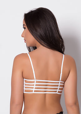 Sutiã sem bojo, em renda com strappy frontal e nas costas.Composição:  Renda:        88% Poliamida                   ... 