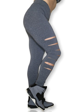 CALÇA LEGGING FITNESS CALÇA EM SUPLEX DE POLIÉSTER! Cós Duplo Alto trazendo conforto e segurança.Costura Rebatida no cós e no cavalo da calça.Sem Costura nas Laterais externasSuplex... 