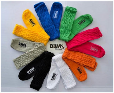 Um produto da marca D'JM FitnessPerfeita para acompanhar seu look na academia!Meias fitness feita com elevada porcentagem de algodão e poliamida, proporcionando mais conforto ao... 