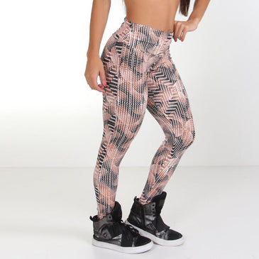 Fusô fitness estampada com cintura franzida nas laterais .Marca: Carioca Fit Composição: 90% Poliéster e 10% Elastano 