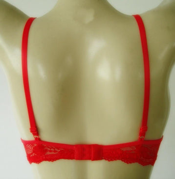 Soutien em renda com bojo casca.Modelagem profissional.Produto de qualidade premium. Composição: 90% poliamida 10% elastano forro 100% algodão.O Kit contém 3 Soutiens P/ 9 Soutiens M/... 