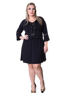 Marca: BerthageVestido Plus Size Viscolycra com RendaComposição do produto: 94% viscose 6% elastanoImportante:- Os acessórios utilizados na produção das fotos não acompanham o produto. 